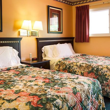Hometown Inn Атенс Экстерьер фото