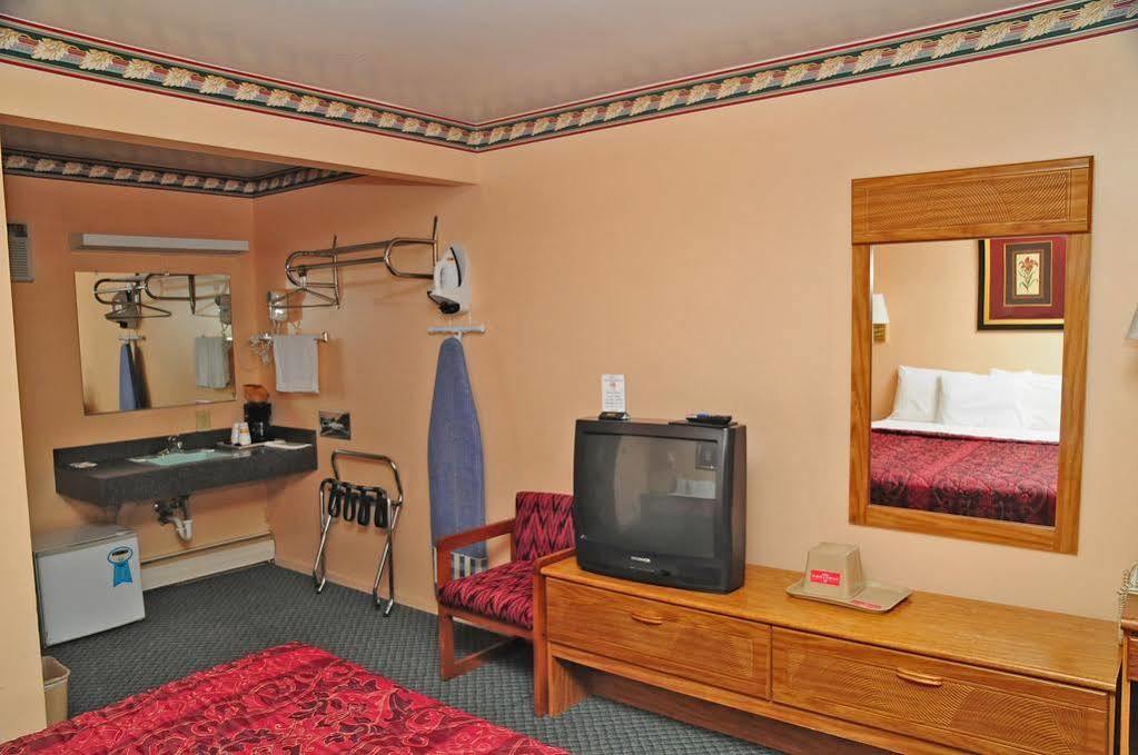 Hometown Inn Атенс Экстерьер фото